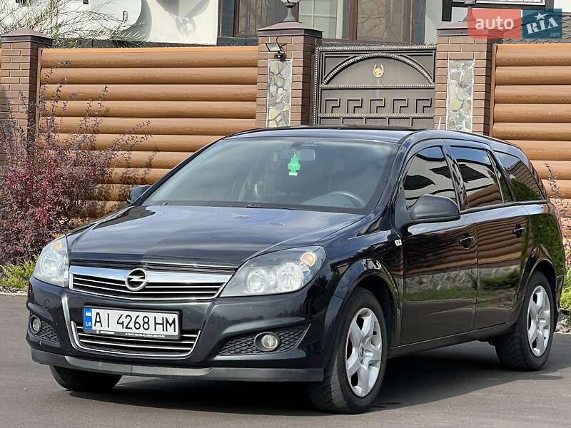 Универсал Opel Astra 2013 в Киеве