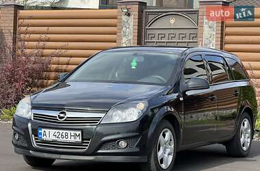 Универсал Opel Astra 2013 в 