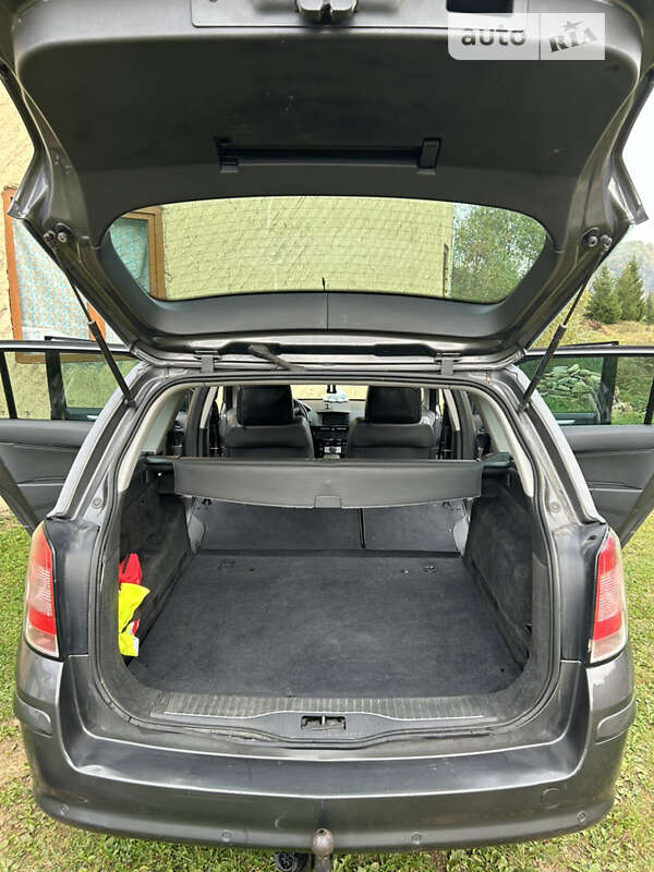 Универсал Opel Astra 2009 в Косове