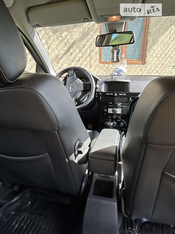 Универсал Opel Astra 2009 в Косове
