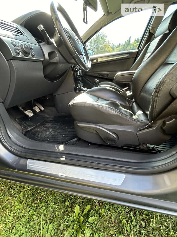 Универсал Opel Astra 2009 в Косове