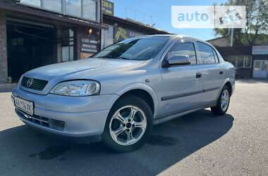 Седан Opel Astra 2005 в Киеве