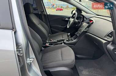 Хэтчбек Opel Astra 2014 в Киеве