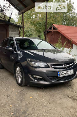 Універсал Opel Astra 2013 в Дрогобичі