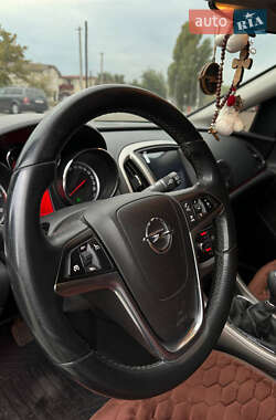 Универсал Opel Astra 2011 в 