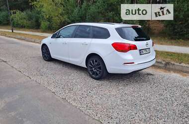 Универсал Opel Astra 2011 в Вараше