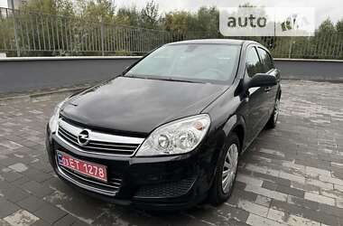 Хэтчбек Opel Astra 2008 в Луцке