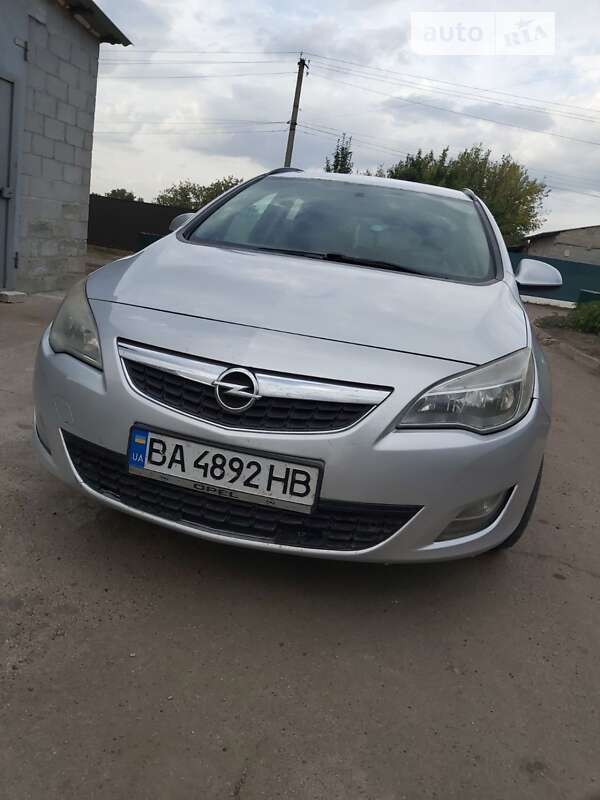 Універсал Opel Astra 2011 в Малій Висці