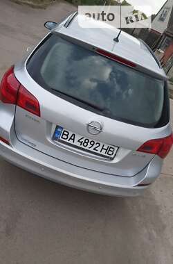 Універсал Opel Astra 2011 в Малій Висці