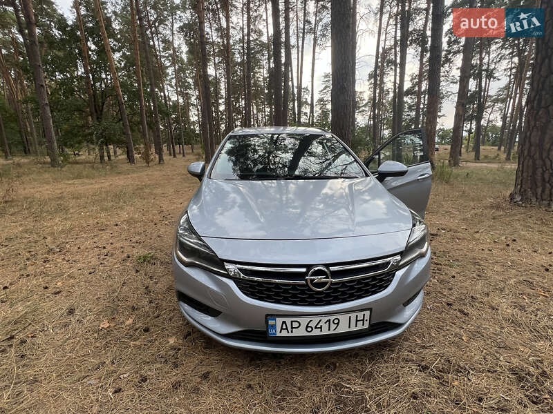 Універсал Opel Astra 2016 в Чернігові