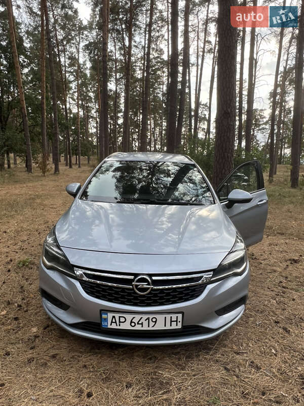 Універсал Opel Astra 2016 в Чернігові