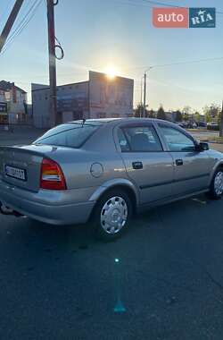 Седан Opel Astra 2008 в Бучі