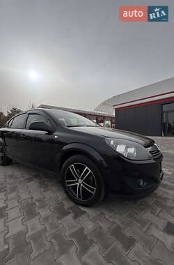 Седан Opel Astra 2013 в 