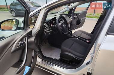 Универсал Opel Astra 2012 в Бердичеве