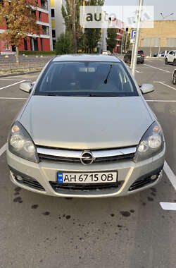 Хэтчбек Opel Astra 2006 в Киеве