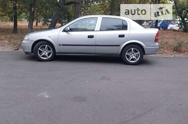 Седан Opel Astra 2002 в Киеве