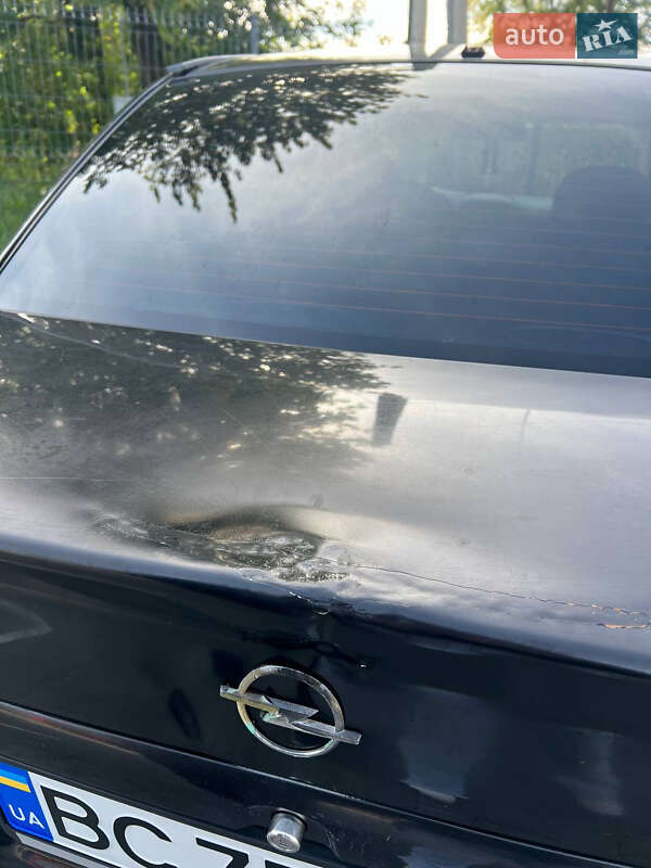 Седан Opel Astra 2007 в Бориславе
