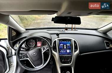 Універсал Opel Astra 2011 в 