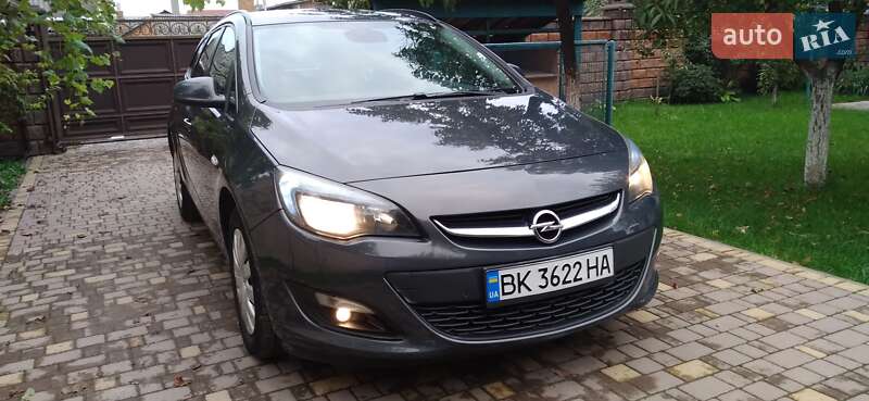 Универсал Opel Astra 2014 в Здолбунове