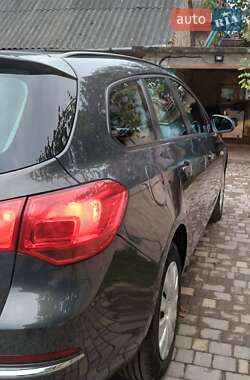 Універсал Opel Astra 2014 в Здолбуніві