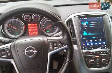 Універсал Opel Astra 2014 в Здолбуніві