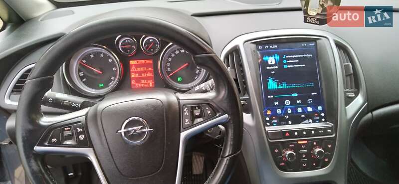 Универсал Opel Astra 2014 в Здолбунове