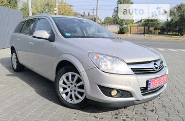 Універсал Opel Astra 2010 в Полтаві