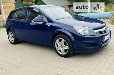 Хэтчбек Opel Astra 2012 в Киеве