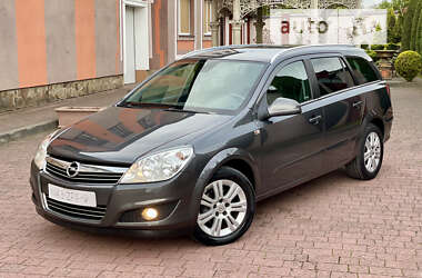 Універсал Opel Astra 2010 в Стрию