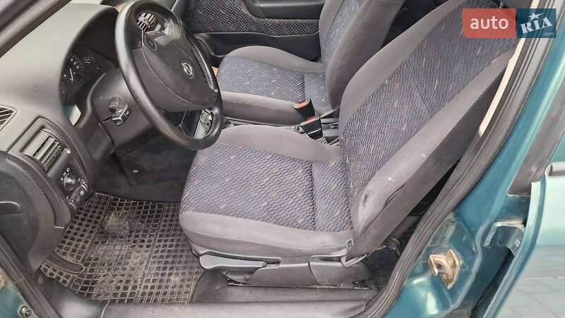 Хэтчбек Opel Astra 2001 в Новомиргороде