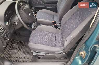 Хэтчбек Opel Astra 2001 в 