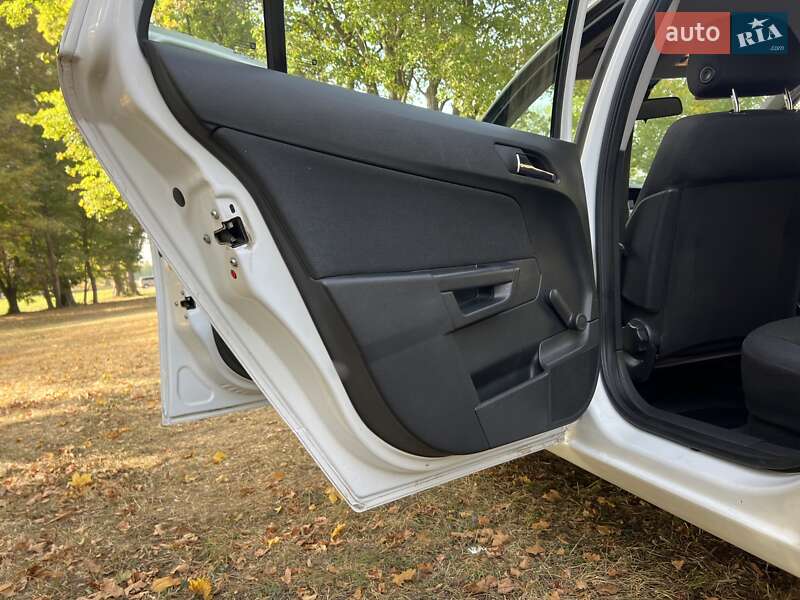 Универсал Opel Astra 2010 в Нежине фото 27 Универсал Opel Astra 2010 в Нежине