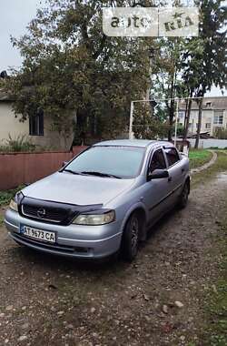 Седан Opel Astra 2004 в Снятине