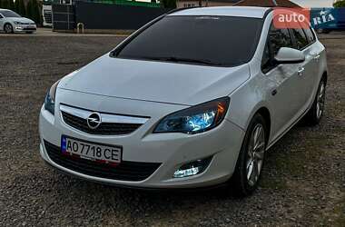 Opel Astra 2011 Opel Astra 2011