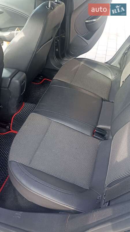 Хэтчбек Opel Astra 2012 в Каменец-Подольском