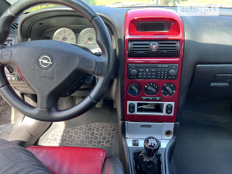 Кабриолет Opel Astra 2003 в Вараше