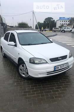 Седан Opel Astra 2003 в Любешові