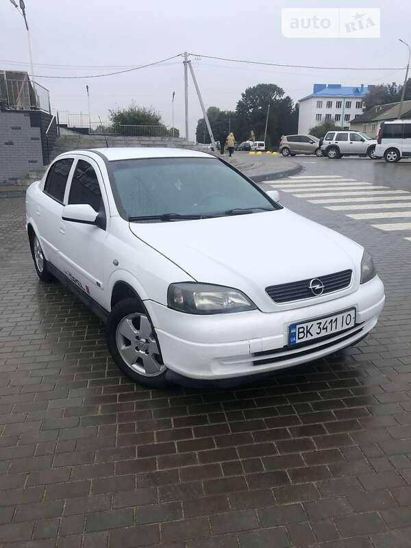 Седан Opel Astra 2003 в Любешові