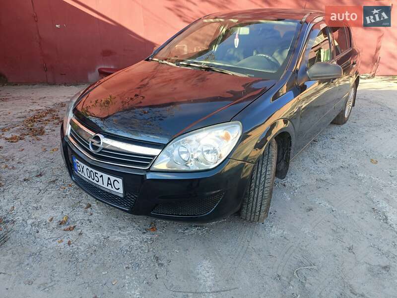 Хэтчбек Opel Astra 2008 в 