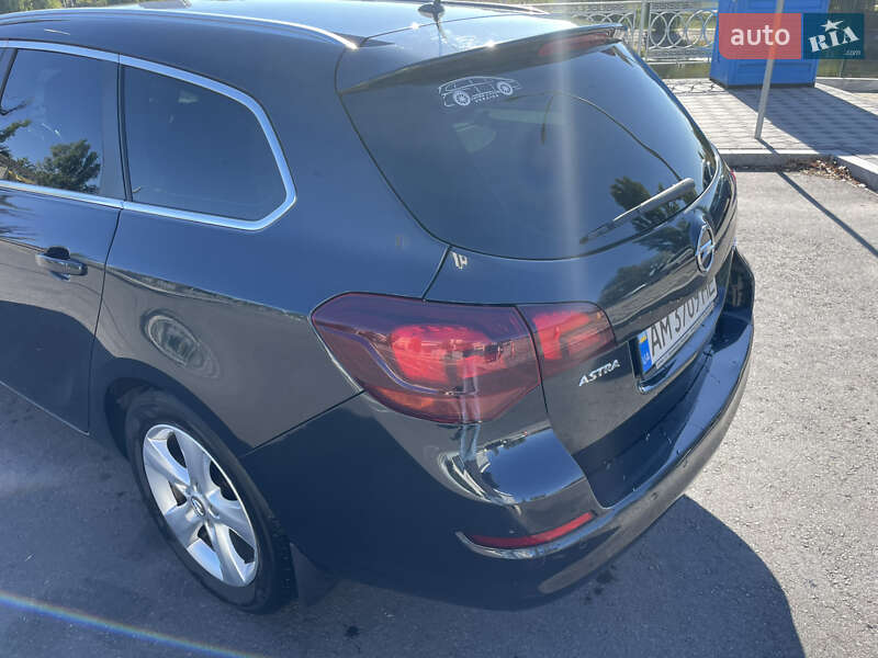 Универсал Opel Astra 2012 в Киеве