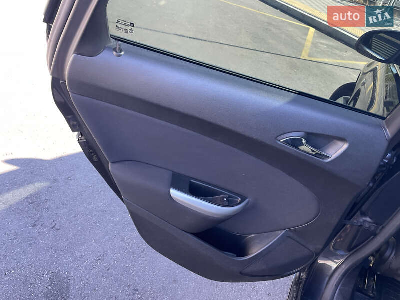 Универсал Opel Astra 2012 в Киеве