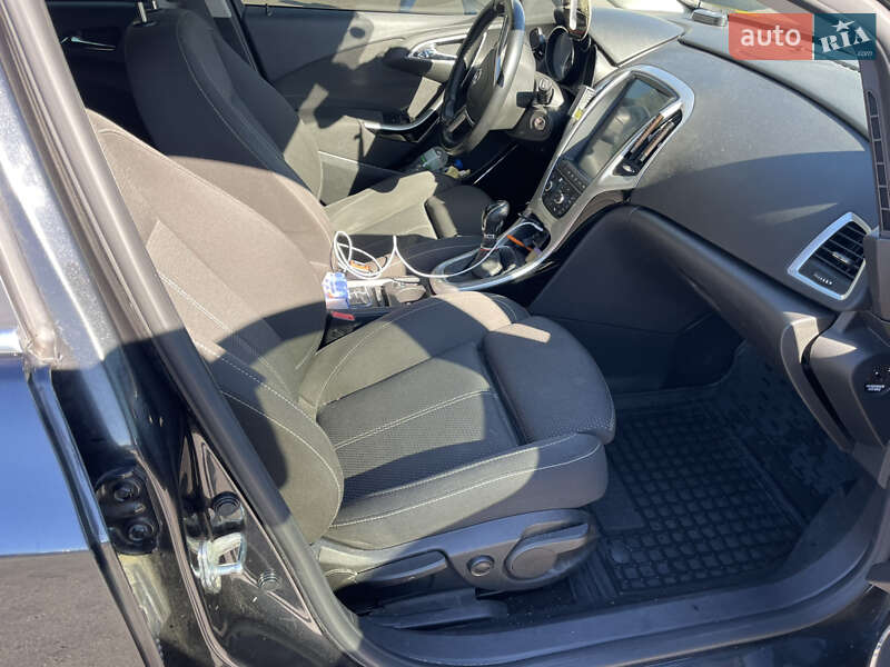 Универсал Opel Astra 2012 в Киеве