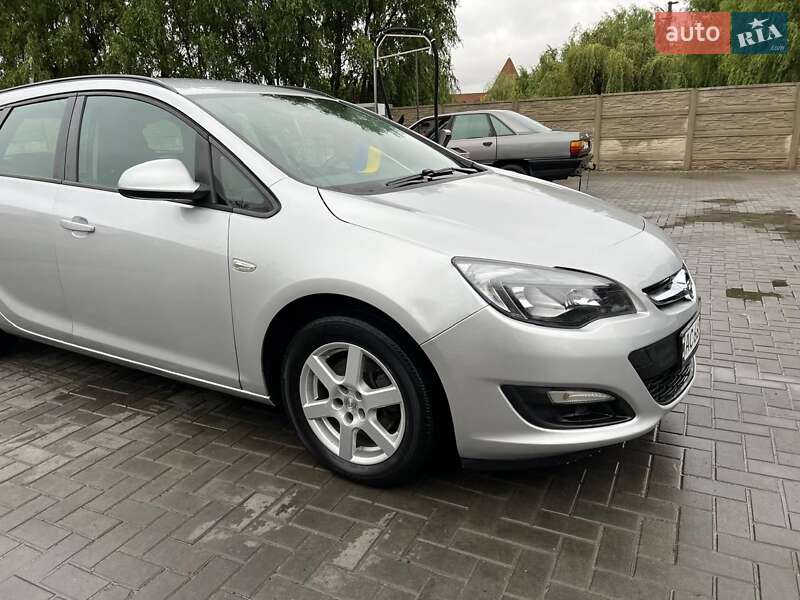 Универсал Opel Astra 2013 в Луцке