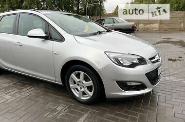 Універсал Opel Astra 2013 в Луцьку