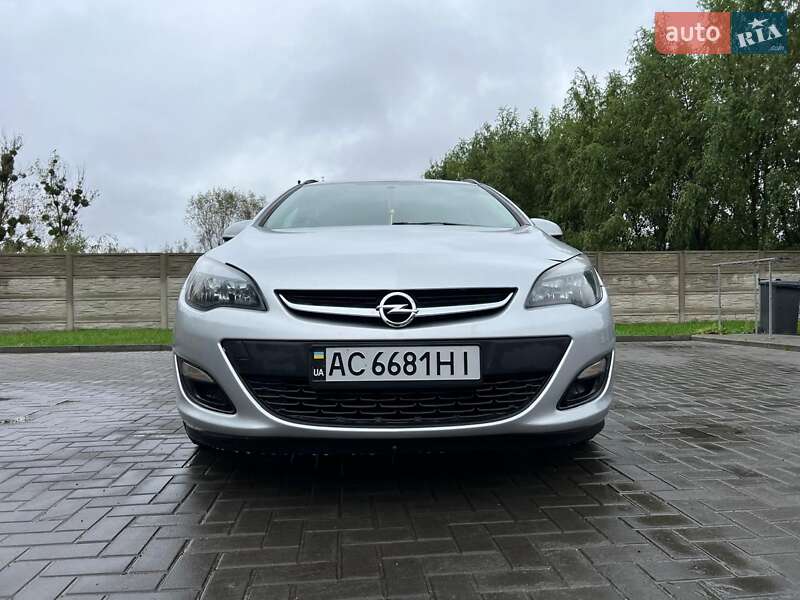 Универсал Opel Astra 2013 в Луцке