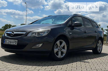 Opel Astra 2011