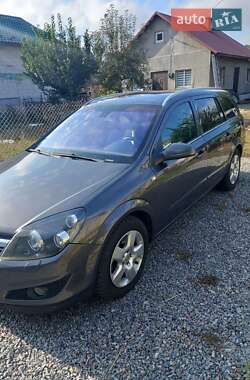 Универсал Opel Astra 2010 в 