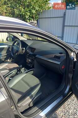 Универсал Opel Astra 2010 в 