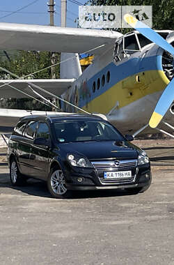 Універсал Opel Astra 2010 в Києві