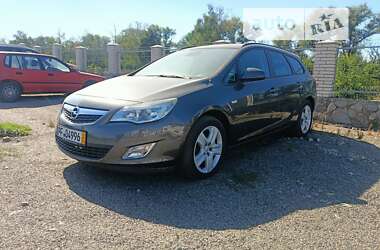 Універсал Opel Astra 2011 в Черкасах